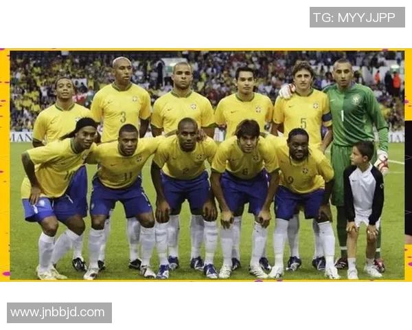 足球明星亲民互动展现魅力球迷手势引发热潮